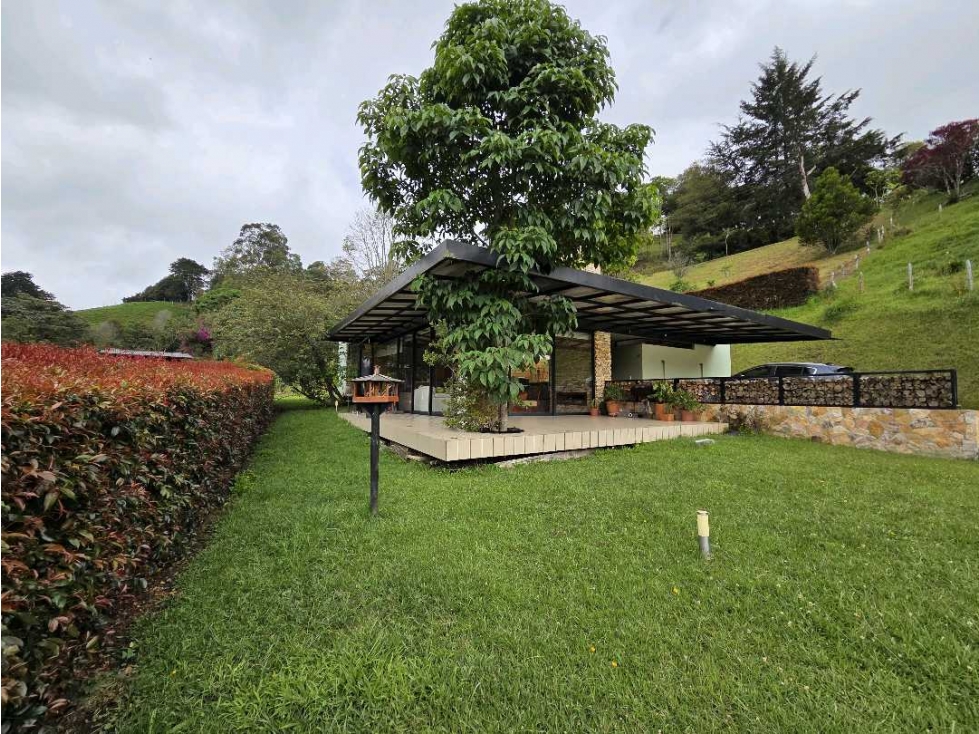 CASA CAMPESTRE EN EL RETIRO
