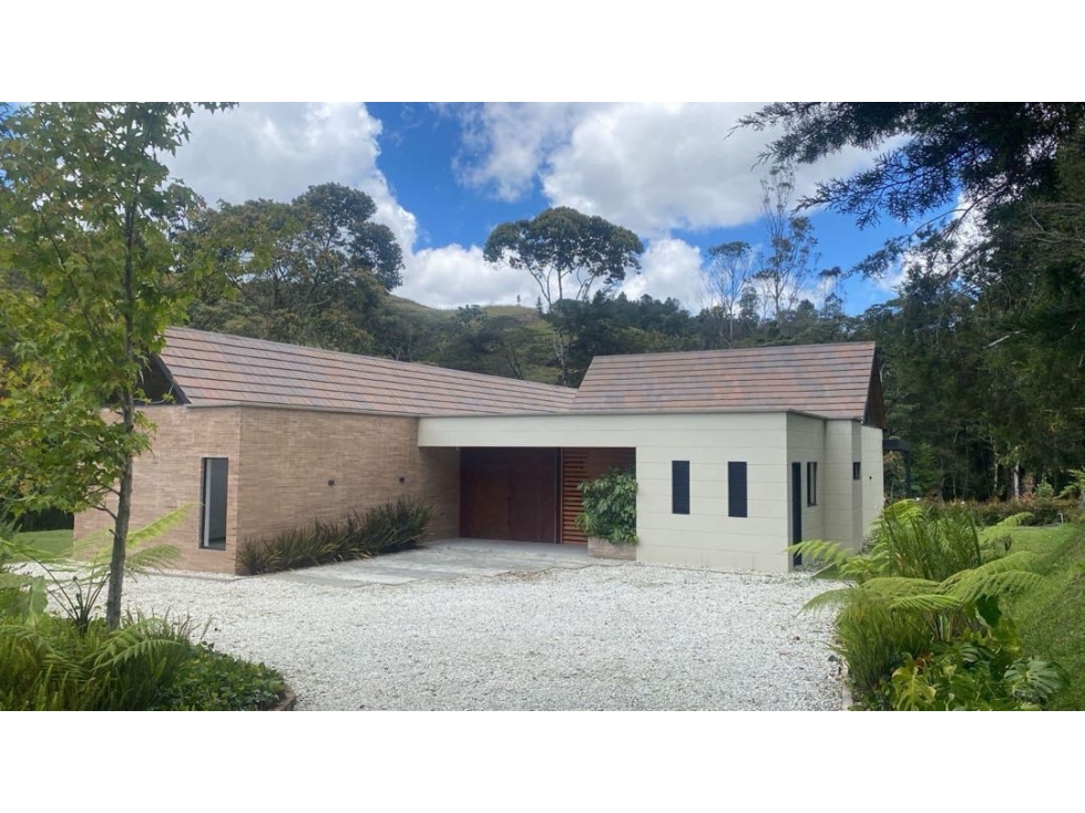 CASA FINCA EN EL RETIRO A 6 MINUTOS DEL PUEBLO EN UNIDAD CERRADA — foto 2