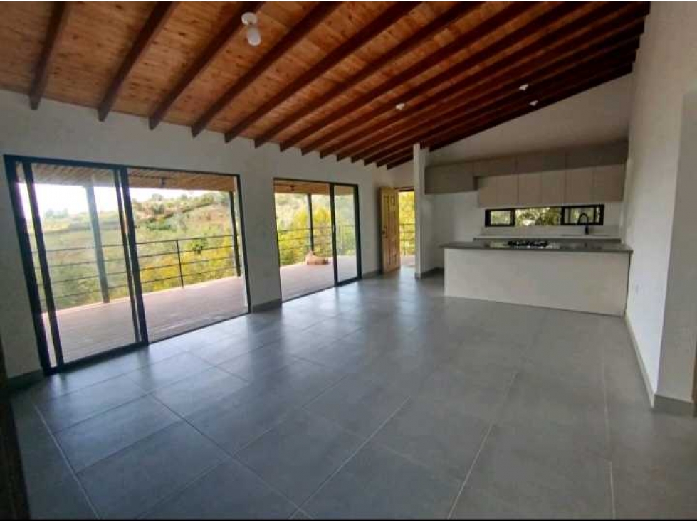 CASA FINCA EN ORIENTE