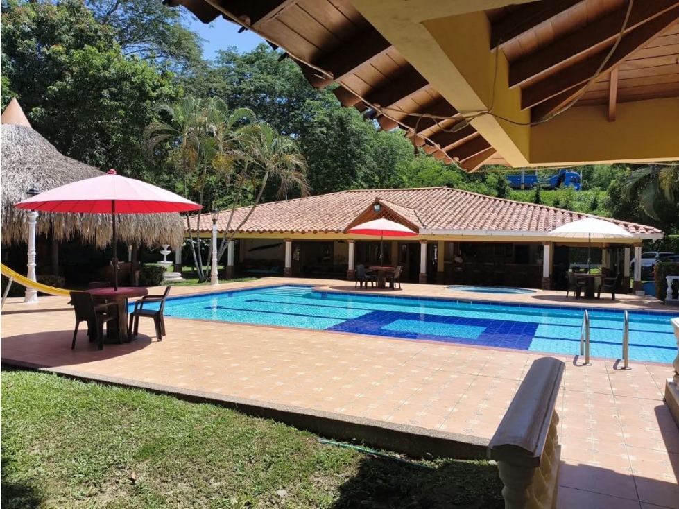 Casa Finca en Sopetran sobre doble calzada via al mar