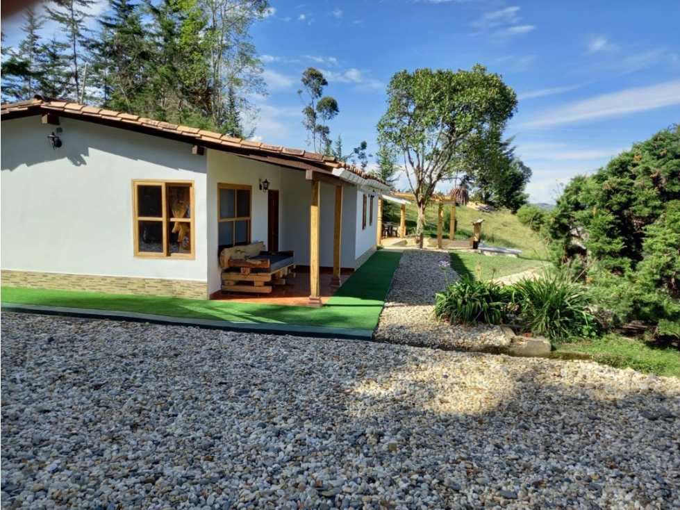 Casa finca en venta A solo 15 minutos de Guarne, vía pavimentada