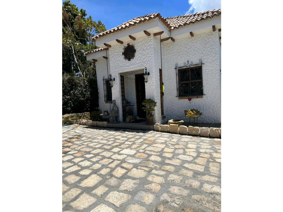CASA FINCA EN VENTA CONJUNTO CERRADO LA CALERA LOTE 6.712m2 con Casas - 2