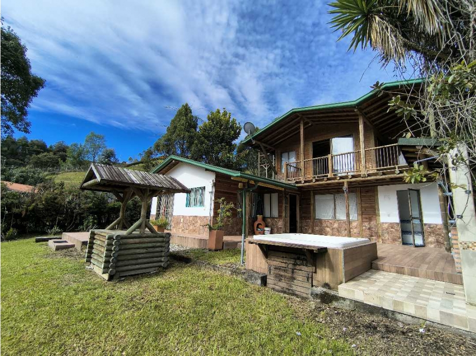 Casa finca en venta en Guarne, Toldas | Agua propia y lago 5.000 m2 - 2