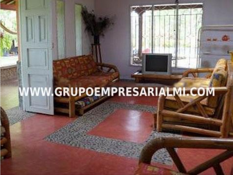 CASA FINCA EN VENTA - SANTA FE DE ANTIOQUIA, LOS ALMENDROS COD: 27844 - 2