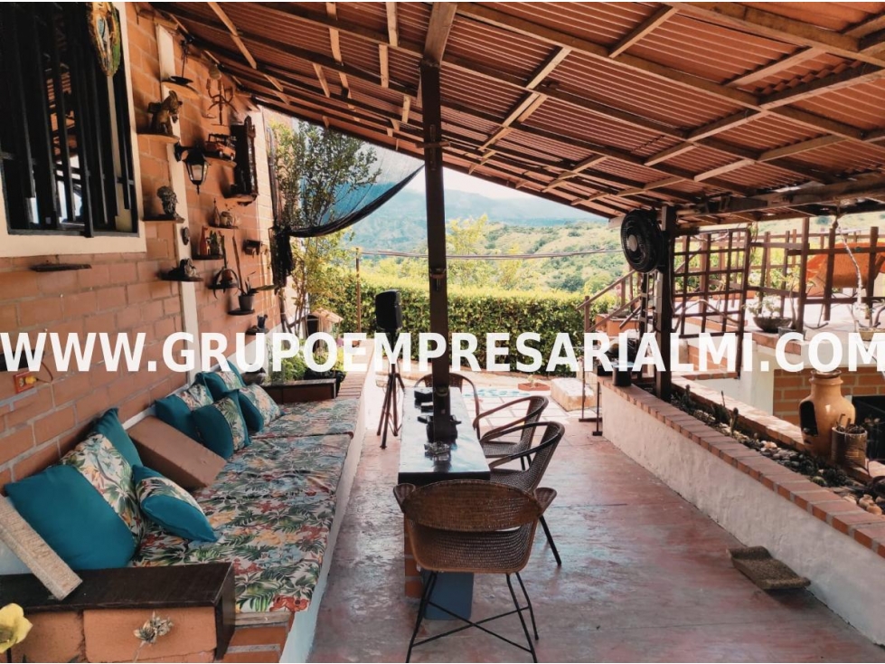 CASA FINCA EN VENTA - SECTOR SANTA FE DE ANTIOQUIA COD: 27785 - 1