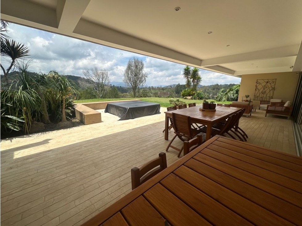 Casa finca independiente en venta en el Retiro