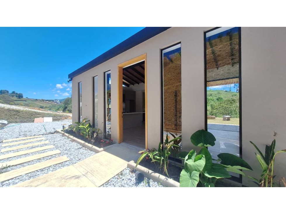 Casa finca para estrenar, en Marinilla Vereda Las Mercedes