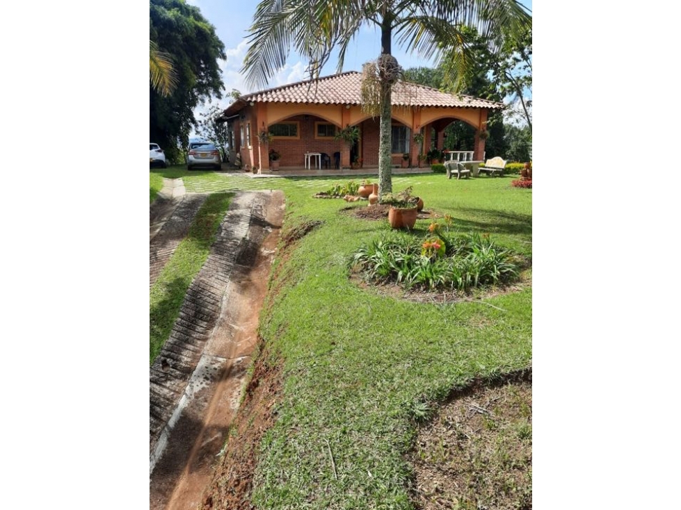 Casa Finca para Venta en el Peñol Vereda Chiquinquirá - 4