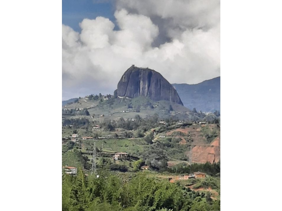 Casa Finca para Venta en el Peñol Vereda Chiquinquirá - 1