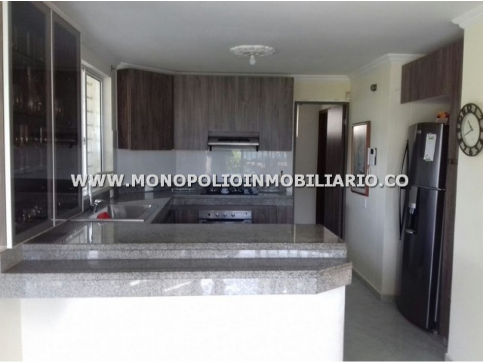 CASA FINCA PARA LA VENTA EN GIRARDOTA SECTOR JUAN COJO COD: 8836