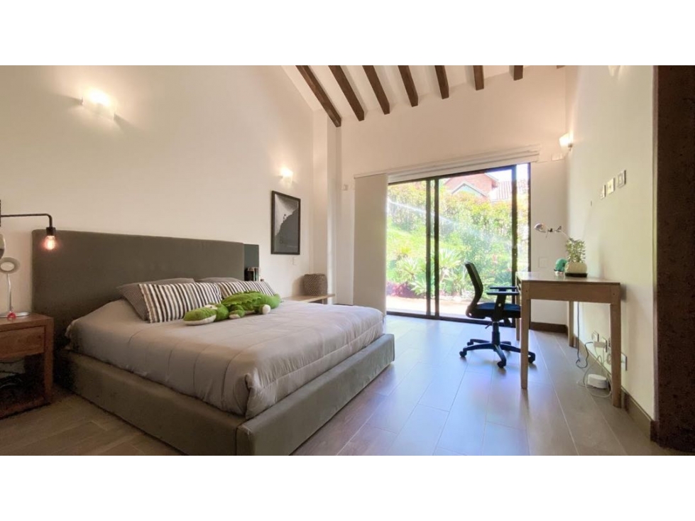 CASA FINCA SOBRE LA VÍA DE LLANOGRANDE SECTOR LA AMALITA — foto 3