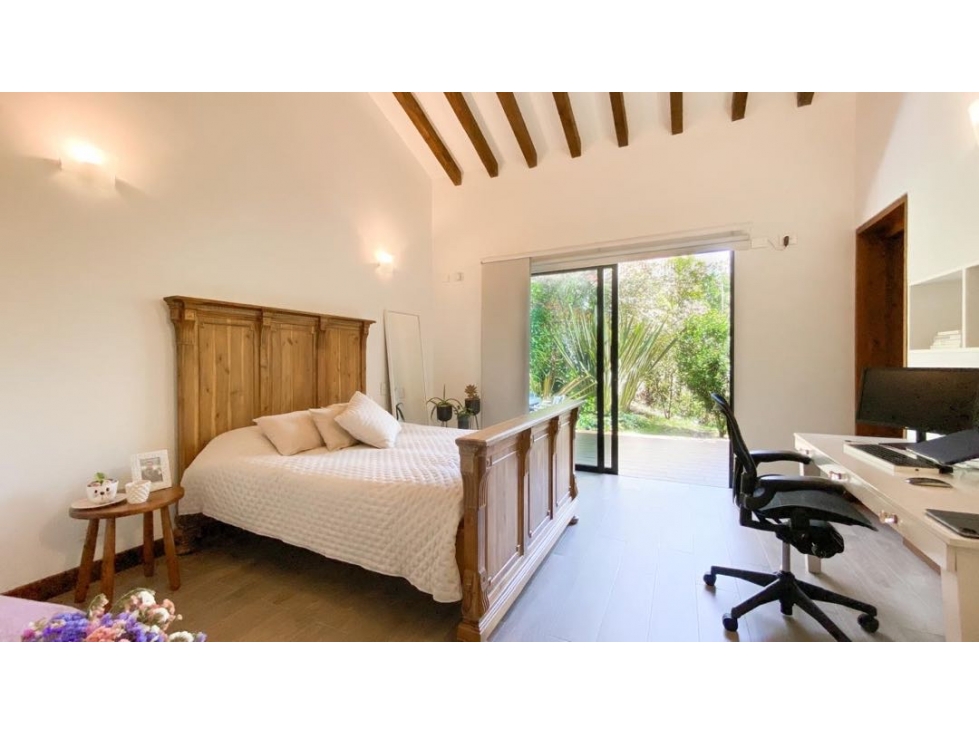 CASA FINCA SOBRE LA VÍA DE LLANOGRANDE SECTOR LA AMALITA — foto 4