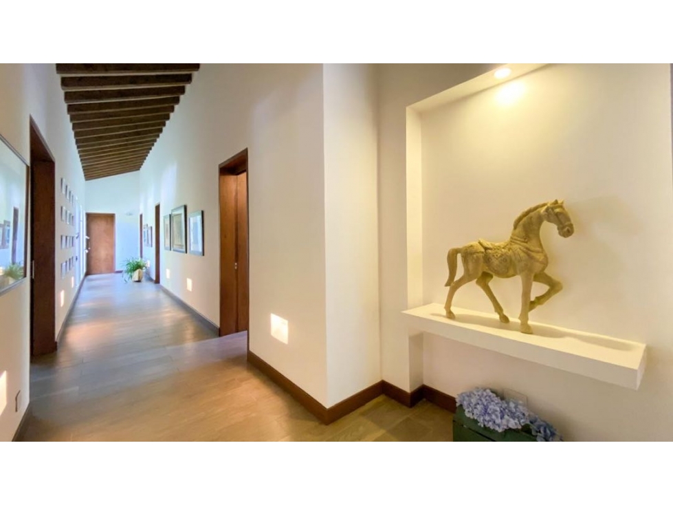 CASA FINCA SOBRE LA VÍA DE LLANOGRANDE SECTOR LA AMALITA — foto 5