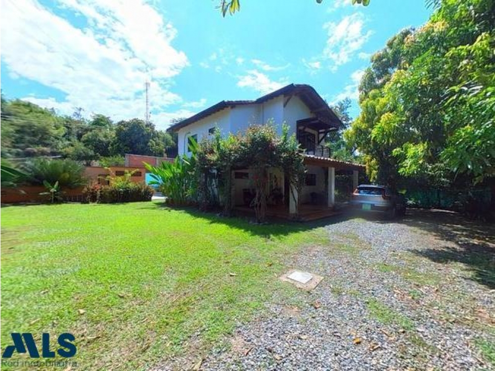 Casa Finca super bien ubicada cerca de Iglesia de ...(MLS#242920) - 1