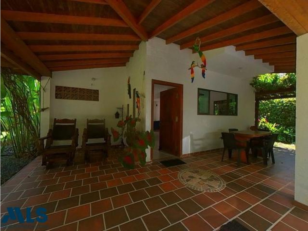 Casa Finca super bien ubicada cerca de Iglesia de ...(MLS#242920) - 2