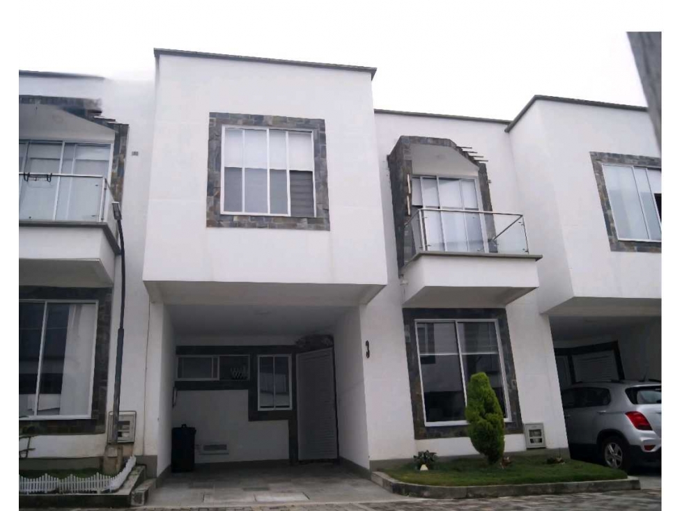 CASA GRANDE EN LA.AVENIDA CENTENARIO
