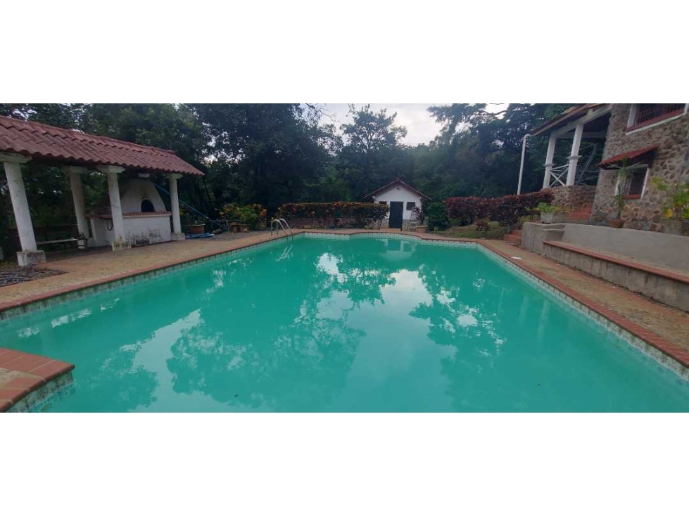 CASA GRANDE TIPO CABAÑA EN CERRO AZUL — foto 3