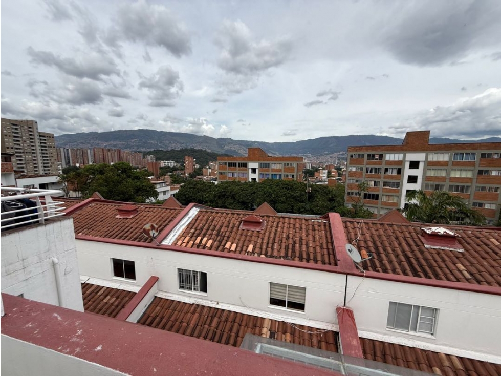 Casa hermosa calasanz unidad residencial 4 habitaciones parqueadero
