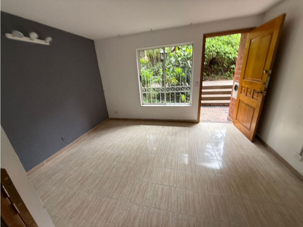 Casa hermosa calasanz unidad residencial 4 habitaciones parqueadero — foto 6