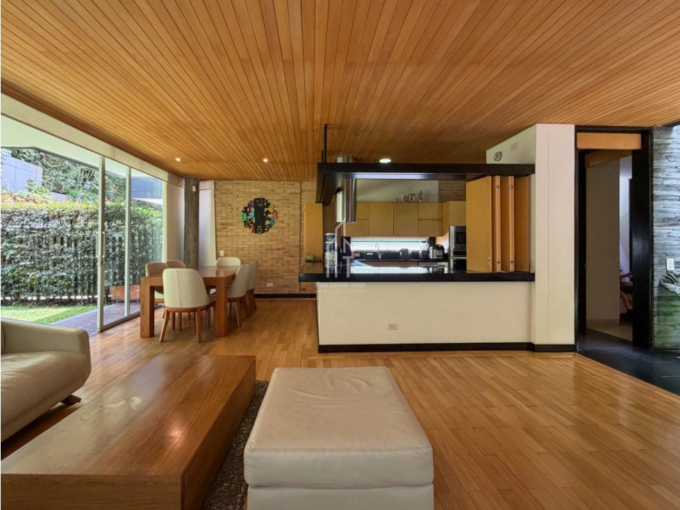 Casa Clásica con Jardín Interior en Envigado, Loma del atravesado — foto 5