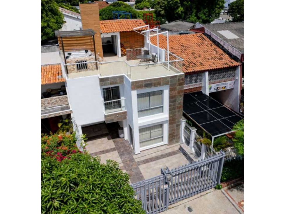 Se vende o se arrienda casa hotel de 3 pisos, 333m2, el jardin