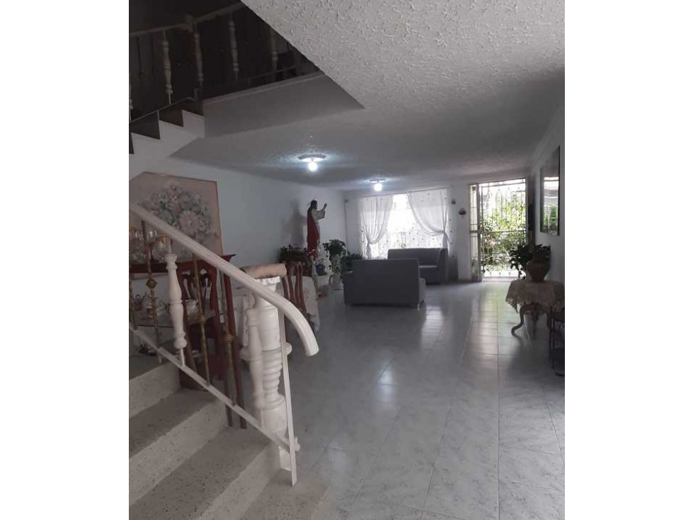 CASA IDEAL PARA LA FAMILIA EN LA CASTELLANA, ZONA RECIDENCIAL
