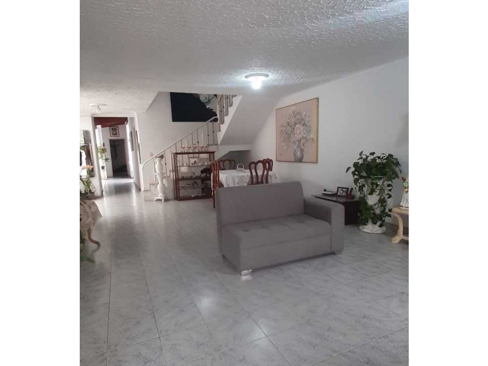 CASA IDEAL PARA LA FAMILIA EN LA CASTELLANA, ZONA RECIDENCIAL — foto 2