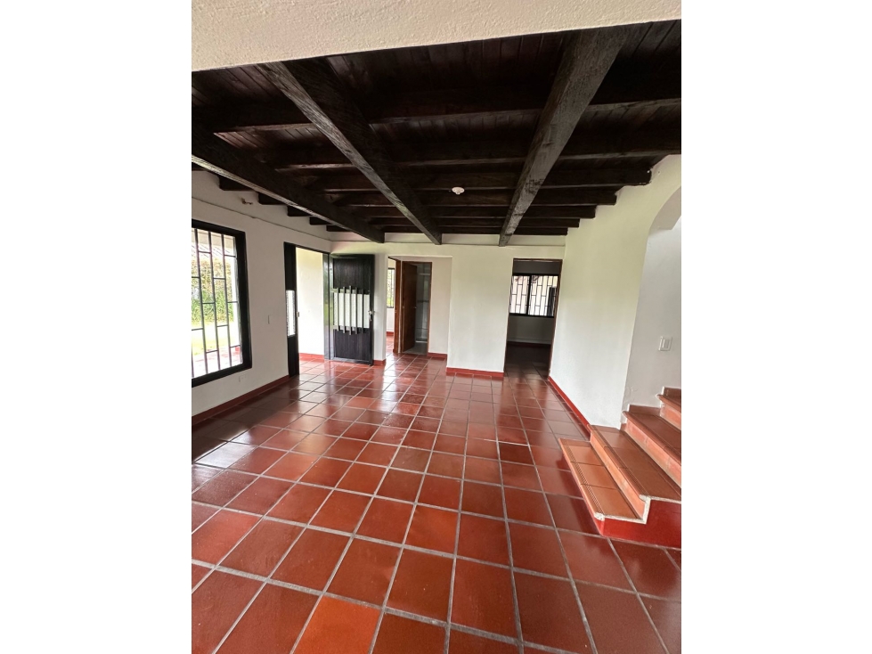 Casa independiente cerca al club Llanogrande en Alquiler — foto 3