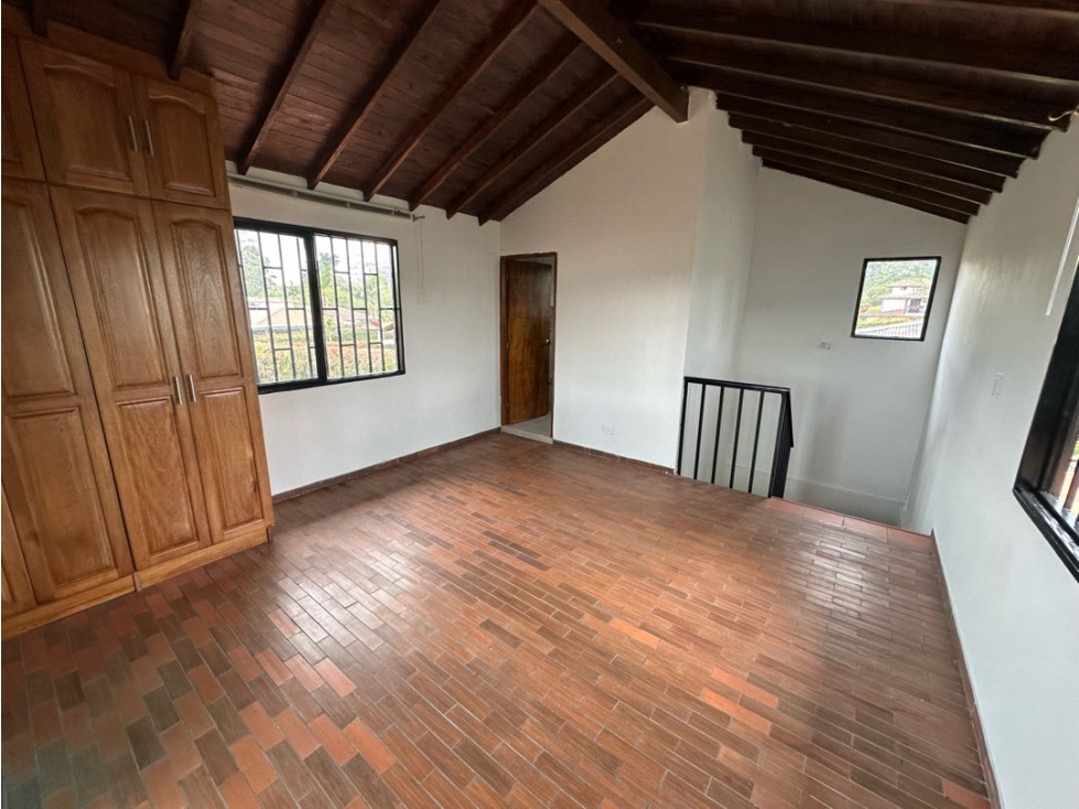 Casa independiente cerca al club Llanogrande en Alquiler — foto 5