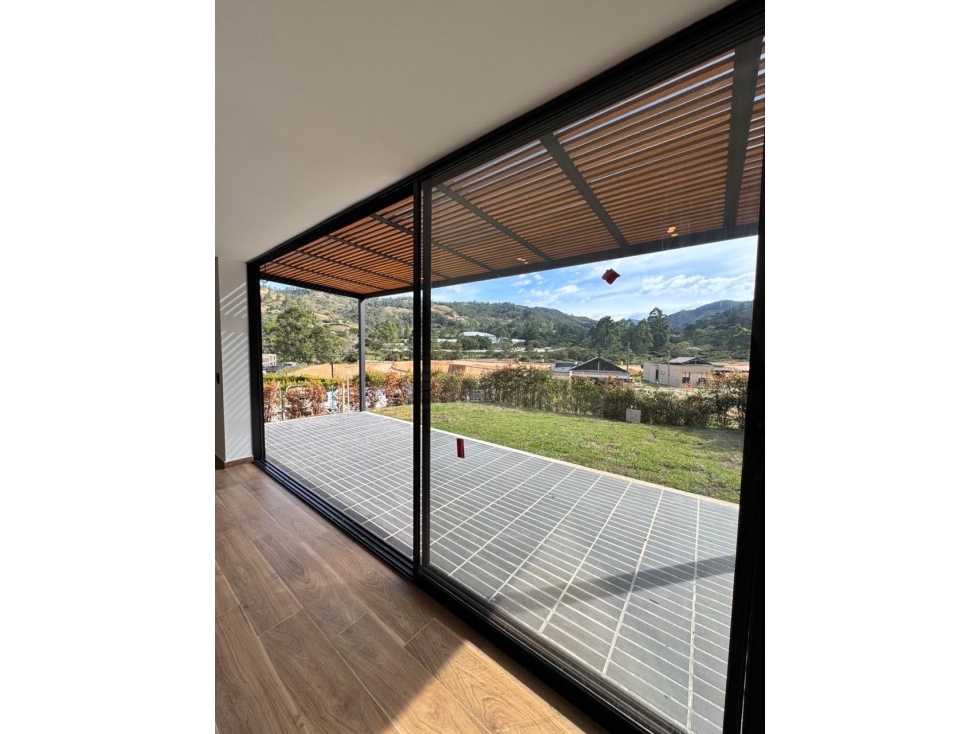 Casa independiente con zona verde privada en El Retiro, Antioquia — foto 3