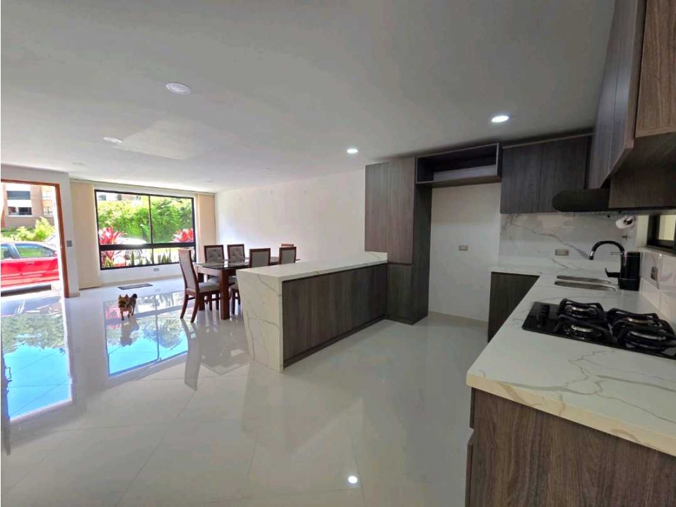 CASA UNIDAD ABIERTA EN EL RETIRO. — foto 3