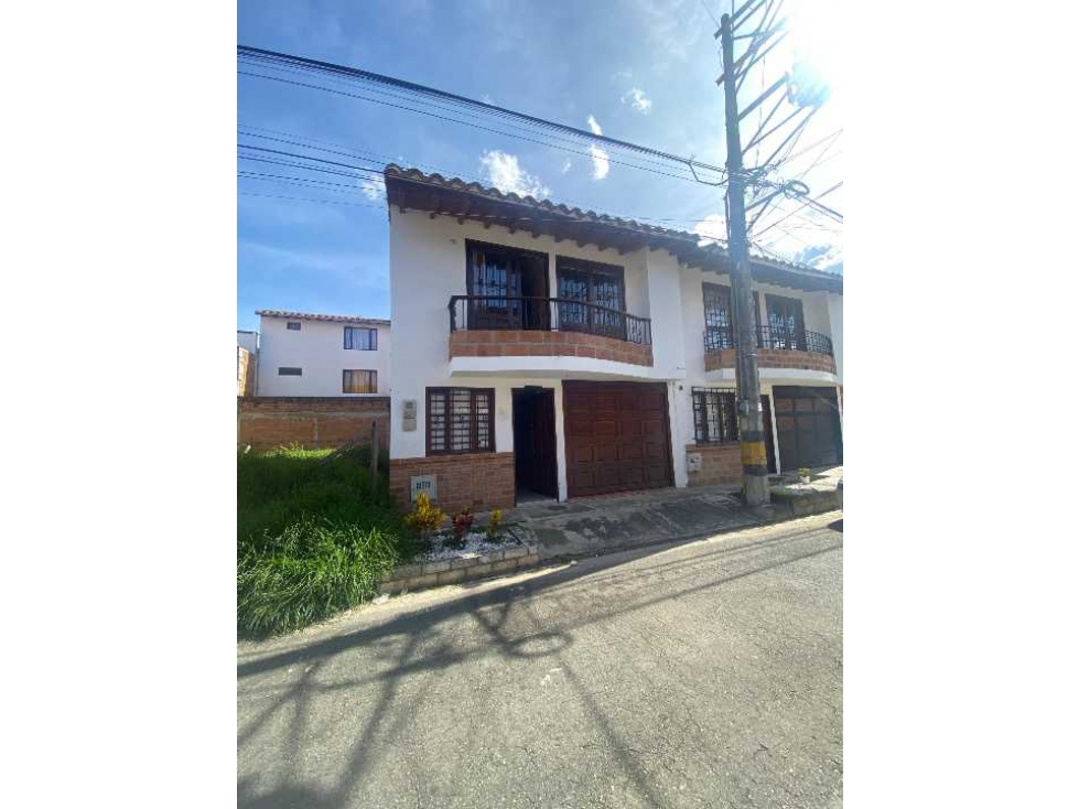 Casa independiente en la ceja para la venta (LDC)