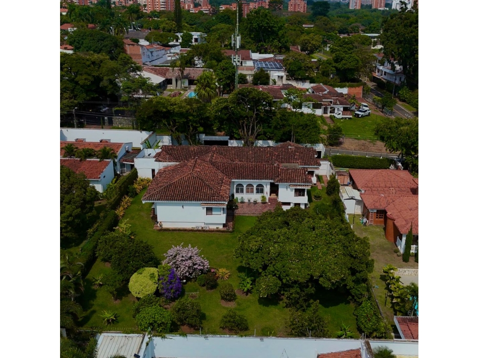 Casa Independiente en PIEDRAGRANDE Ciudad Jardín Vía