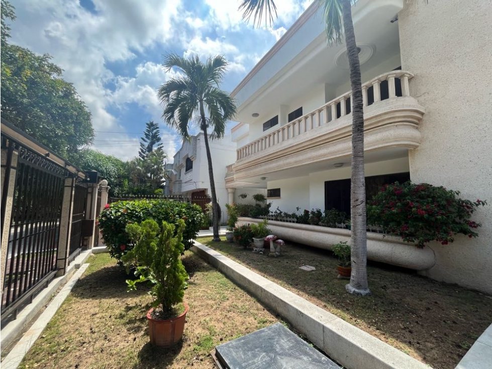 Casa independiente en venta, sector Villa Santos.