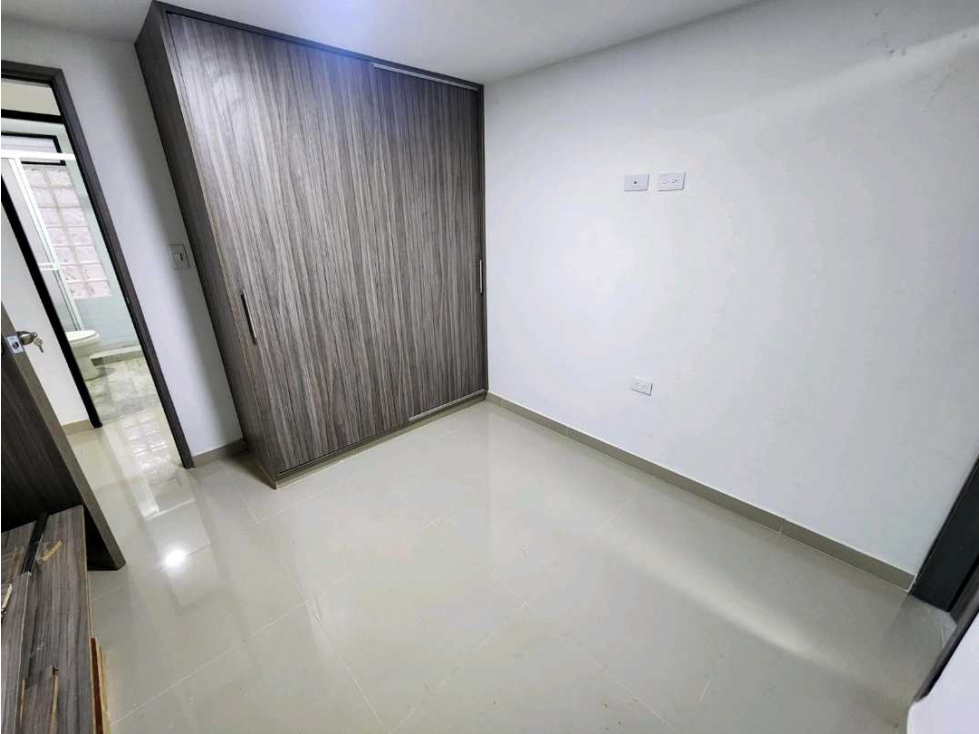 Casa independiente, remodelada en Alameda-Cuba Pereira