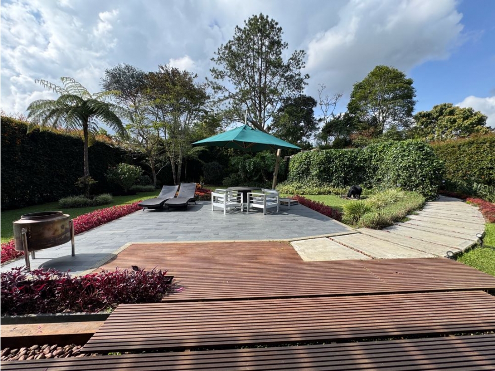 VENDEMOS CASA Unidad Cerrada Con Diseño Acogedor Sector La Amalita — foto 2