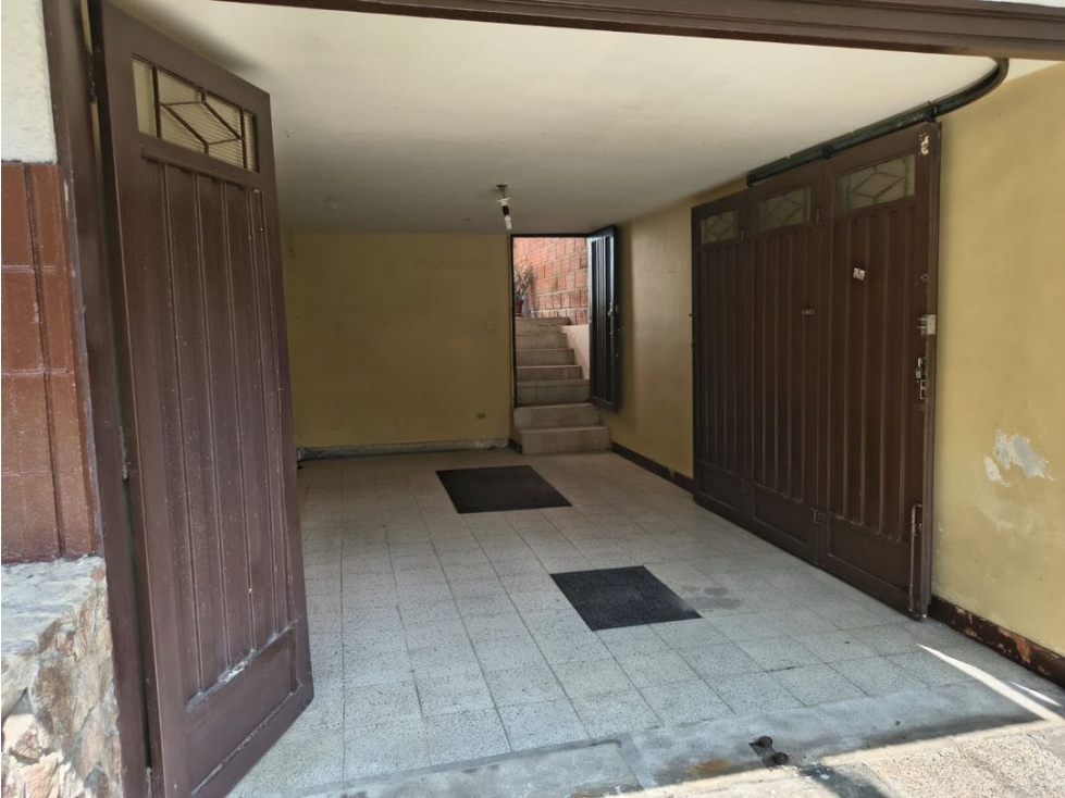 Casa lote ALTA MIXTURA en Laureles
Perfecto para proyectos para AIRBNB — foto 5
