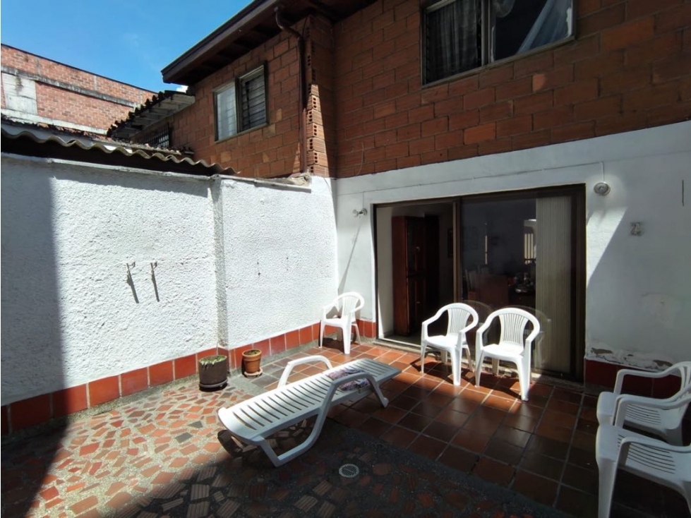 CASA LOTE EN VENTA EN LAURELES ESTADIO MEDIA MIXTURA — foto 4