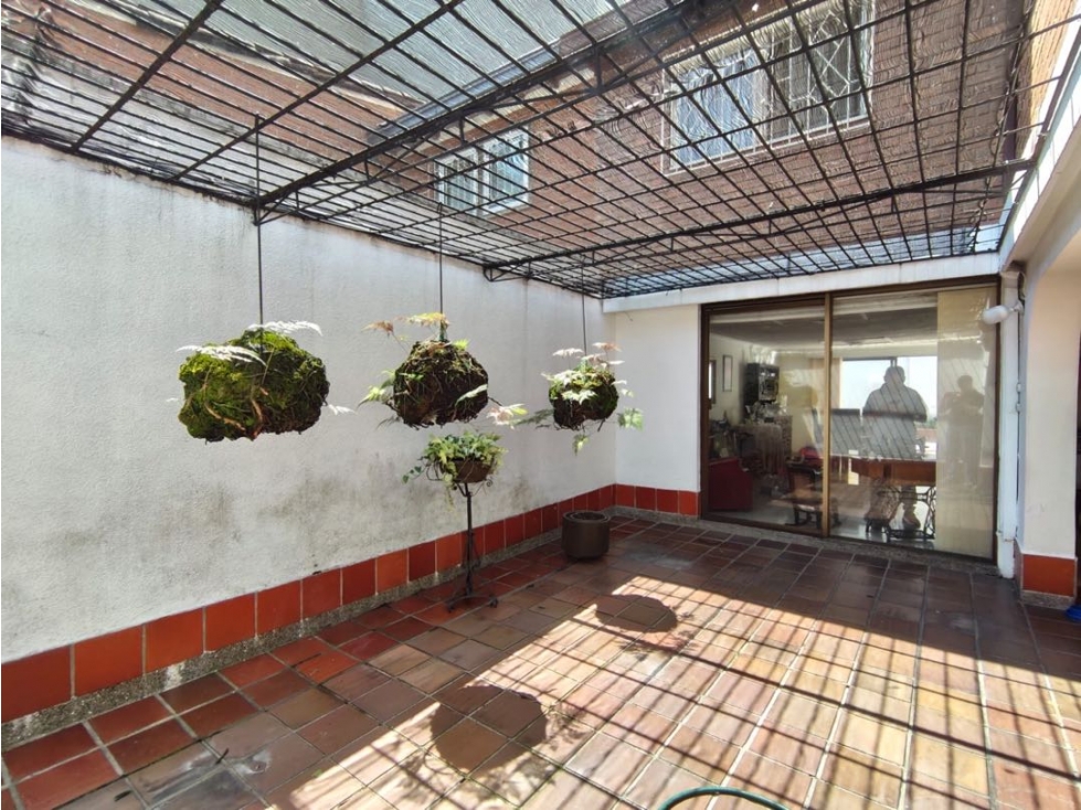 CASA LOTE EN VENTA EN LAURELES ESTADIO MEDIA MIXTURA — foto 5