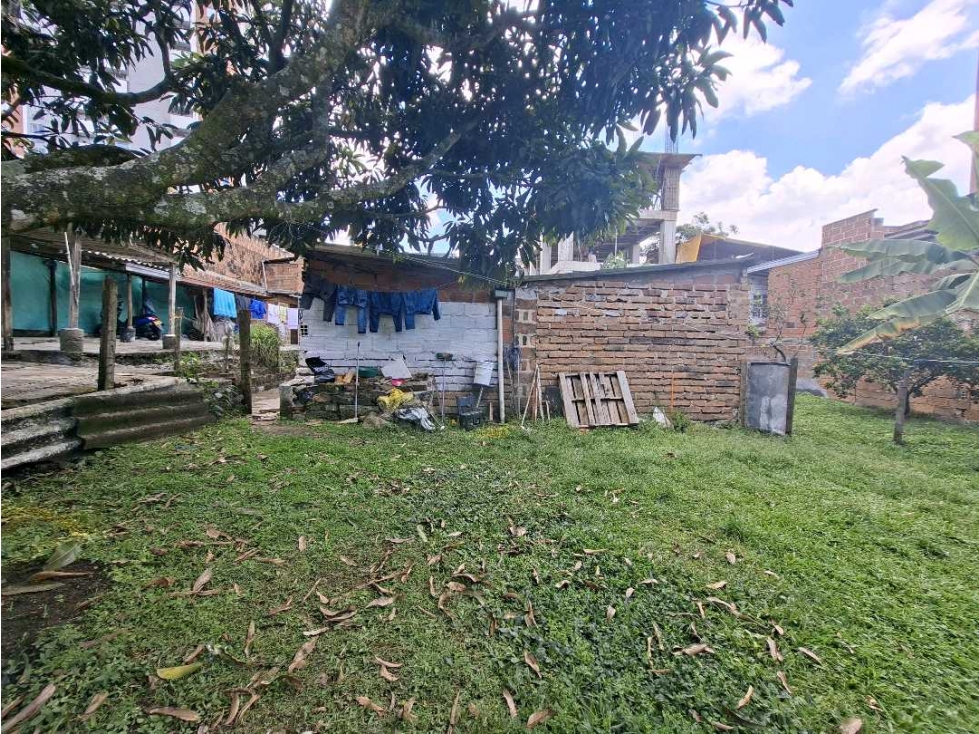 Casa lote en venta La estrella PT