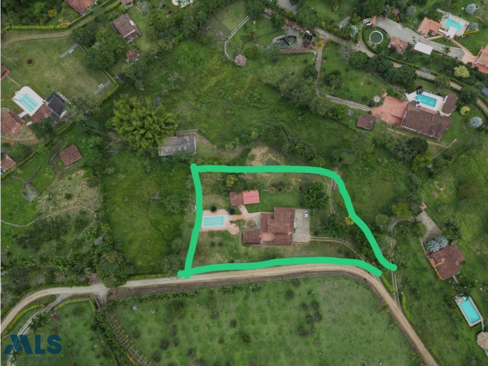 Casa Lote muy bien ubicada(MLS#253930) - 1