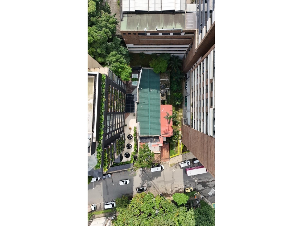 Casa Lote para desarrollo en el Poblado — foto 2