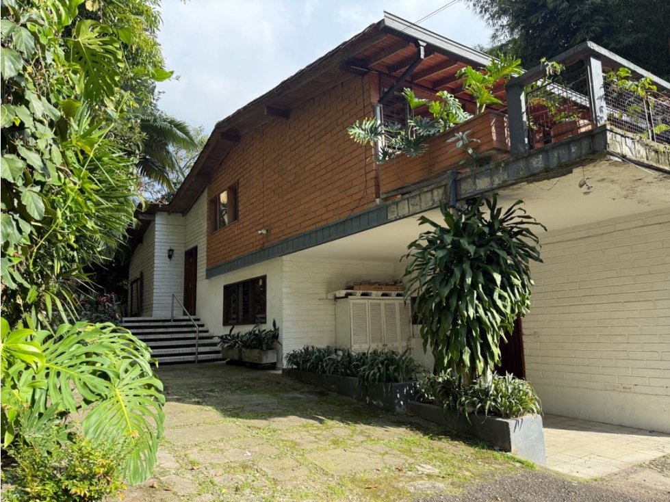 CASA LOTE UBICADA EN LALINDE