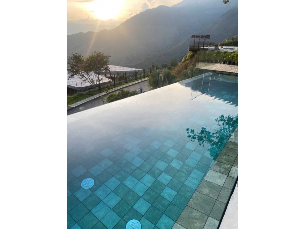 CASA LUXURY EN VENTA | NORTE DE MEDELLIN - 4