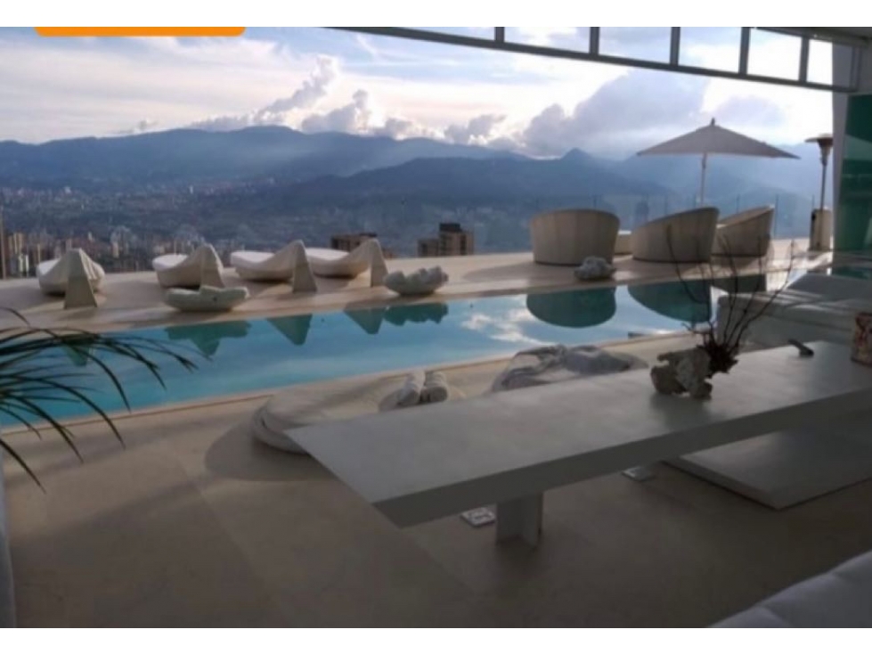 Casa Mansion Poblado con piscina 3 millones de dólares — foto 3