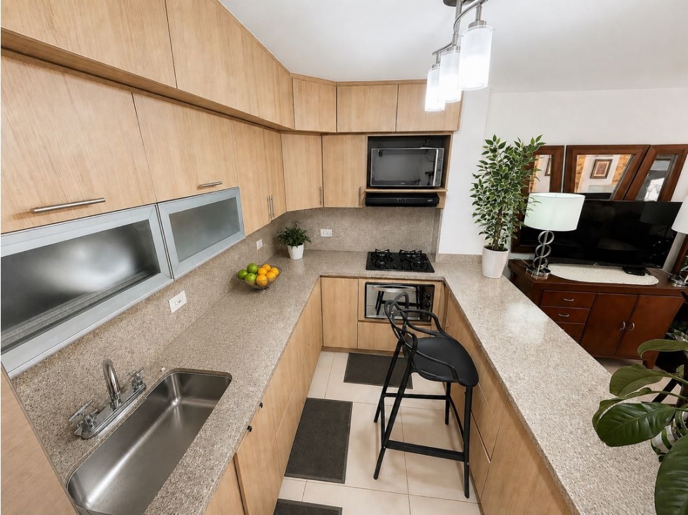 HERMOSA CASA MEDIANERA EN VENTA