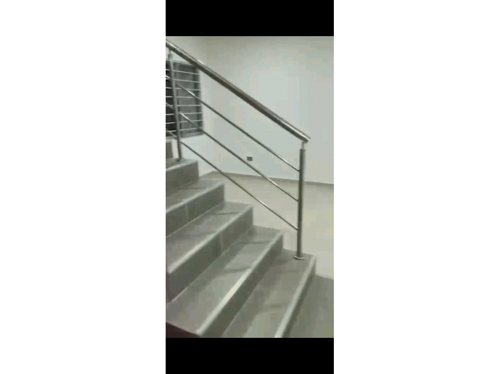 CASA MEDIANERA Y ESQUINERA EN VENTA — foto 2