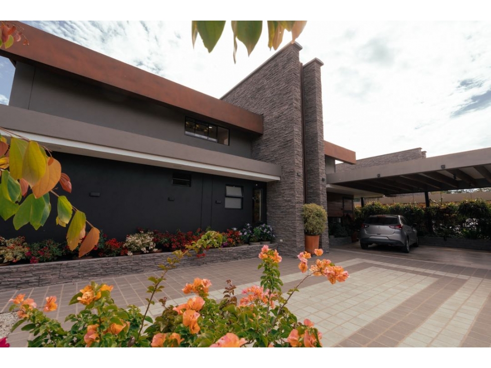 Casa Moderna en sector Club Campestre Llanogrande