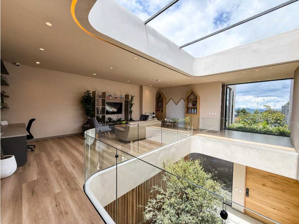 CASA MODERNA EN VENTA EN EL ALTO DE LAS PALMAS