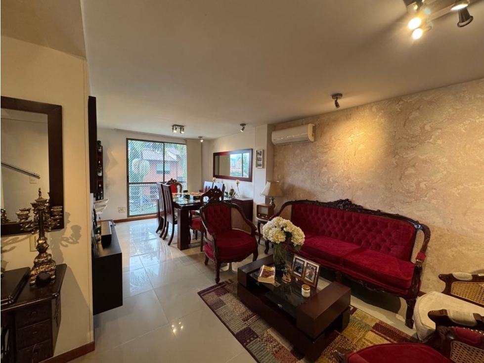 CASA MODERNA EN VENTA ENVIGADO LAS ANTILLAS 237 M2
